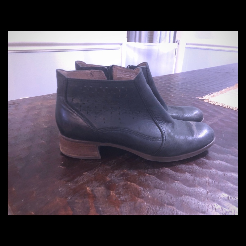Dansko black cutout booties - size 40